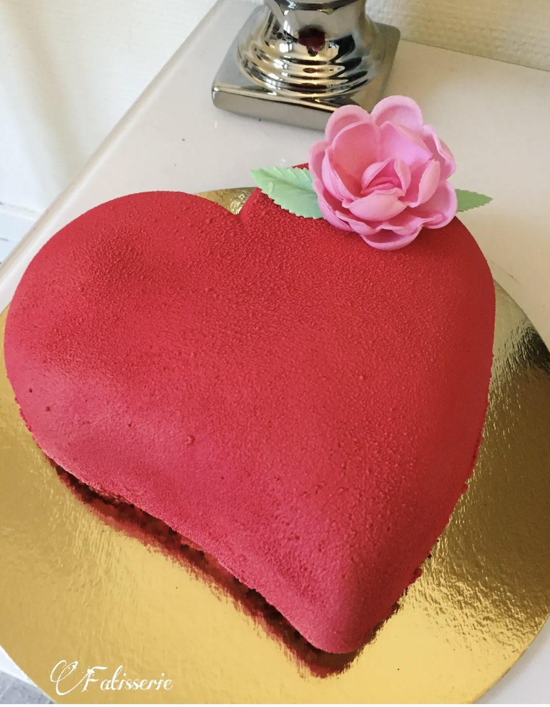 Coeur bombé chocolat au lait et framboises
