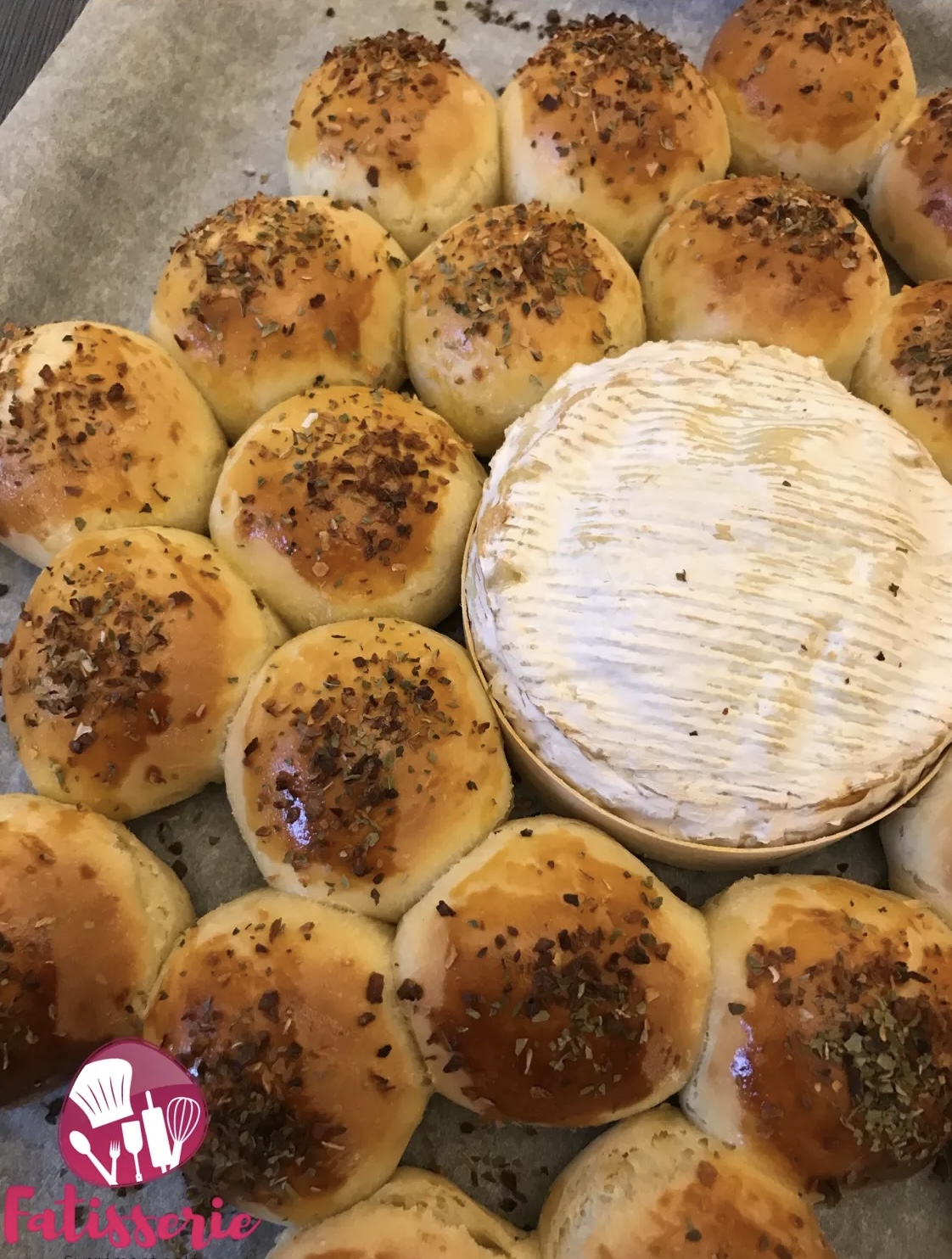 Brioche butchy salée et camembert rôti